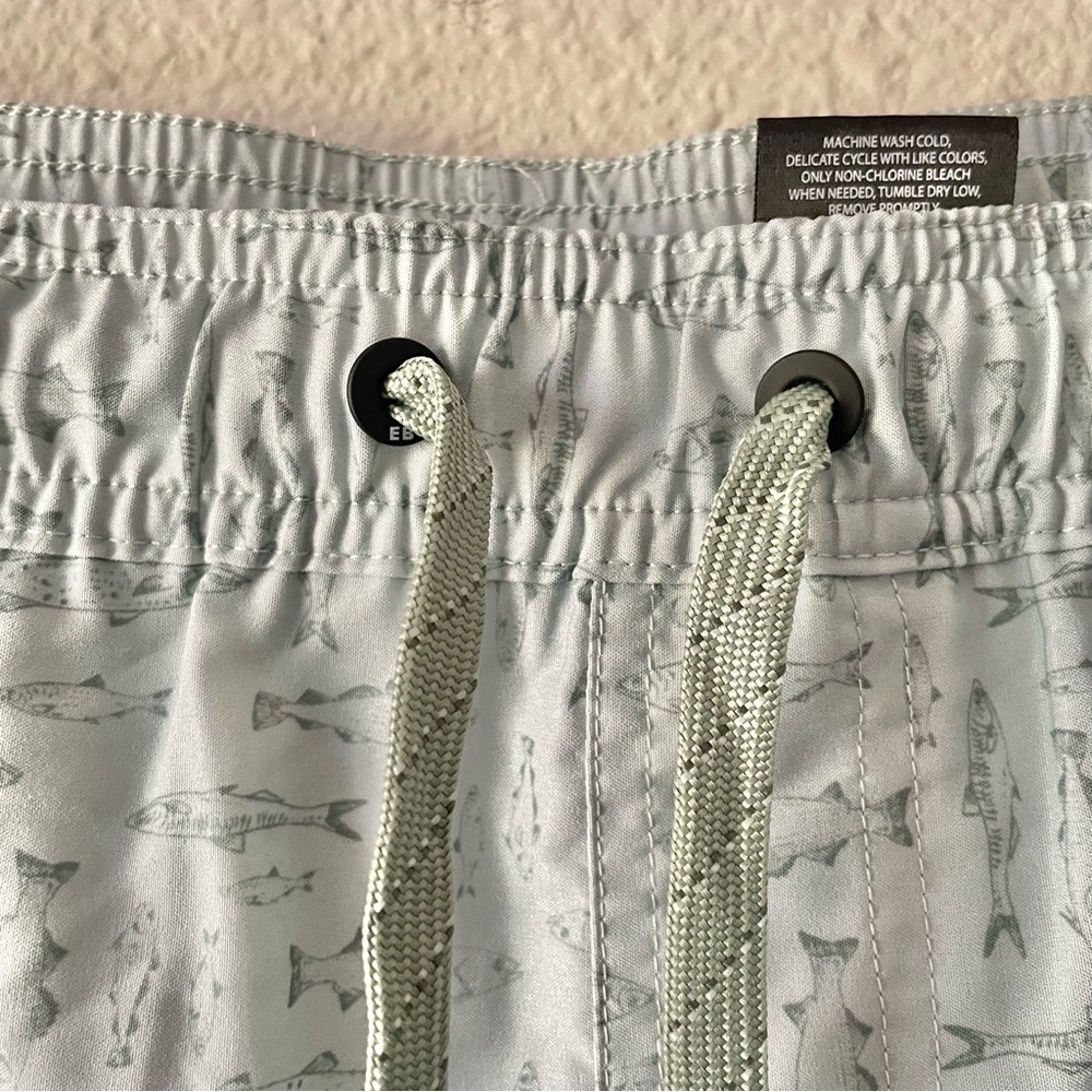 Eddie Bauer Volley Swim Trunks Shorts Men’s L Light Blue Fish Print 8” Inseam - Picture 5 of 13